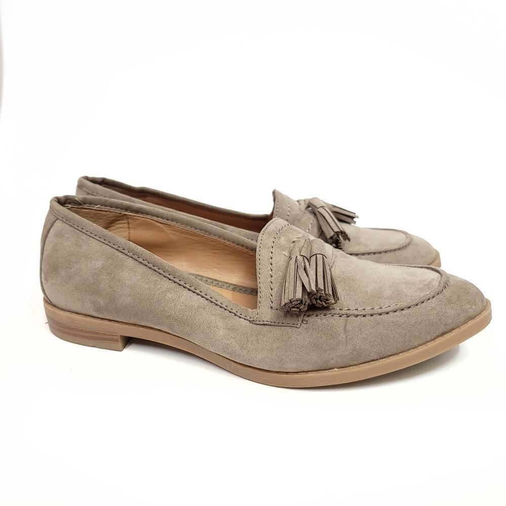 Dress Barn Loafer Size 7 Womens Shoe Flats Tassel Tan​​ - Picture 3 of 9
